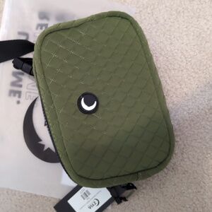 Zyia diamond stich crossbody